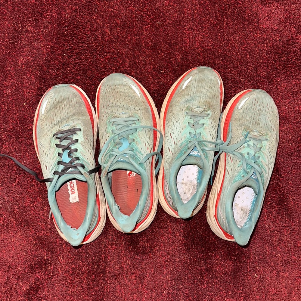 2 hokas Clifton 8s, size 9 and 8